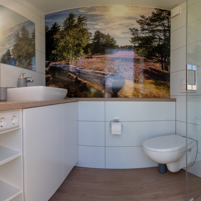 Sauberkeit und modernes Design in den Waschanlagen auf Ihrem Campingplatz Brüggen.